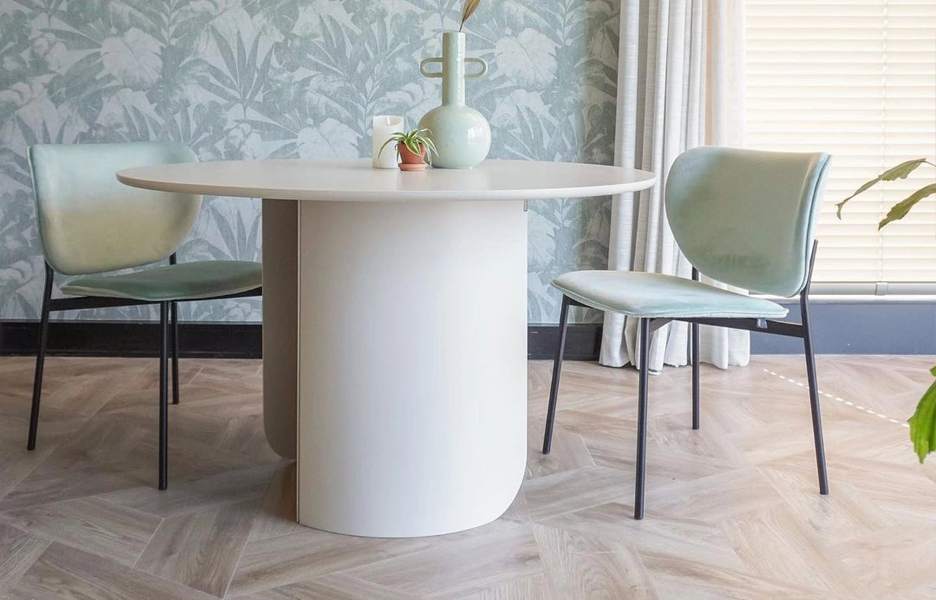 <p>Plateau eettafel</p>